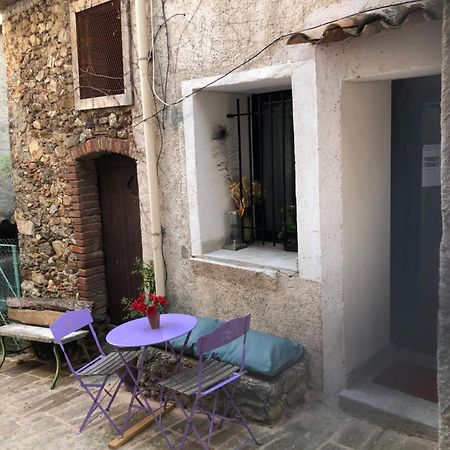 Logement Neuf Centre Du Village Aux Pieds Du Chateau Grimaud Luaran gambar