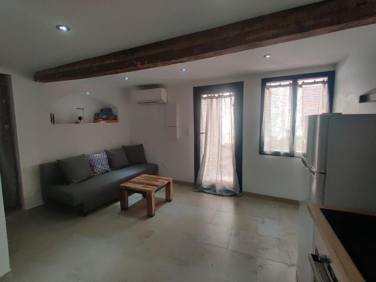 Logement Neuf Centre Du Village Aux Pieds Du Chateau Grimaud Luaran gambar