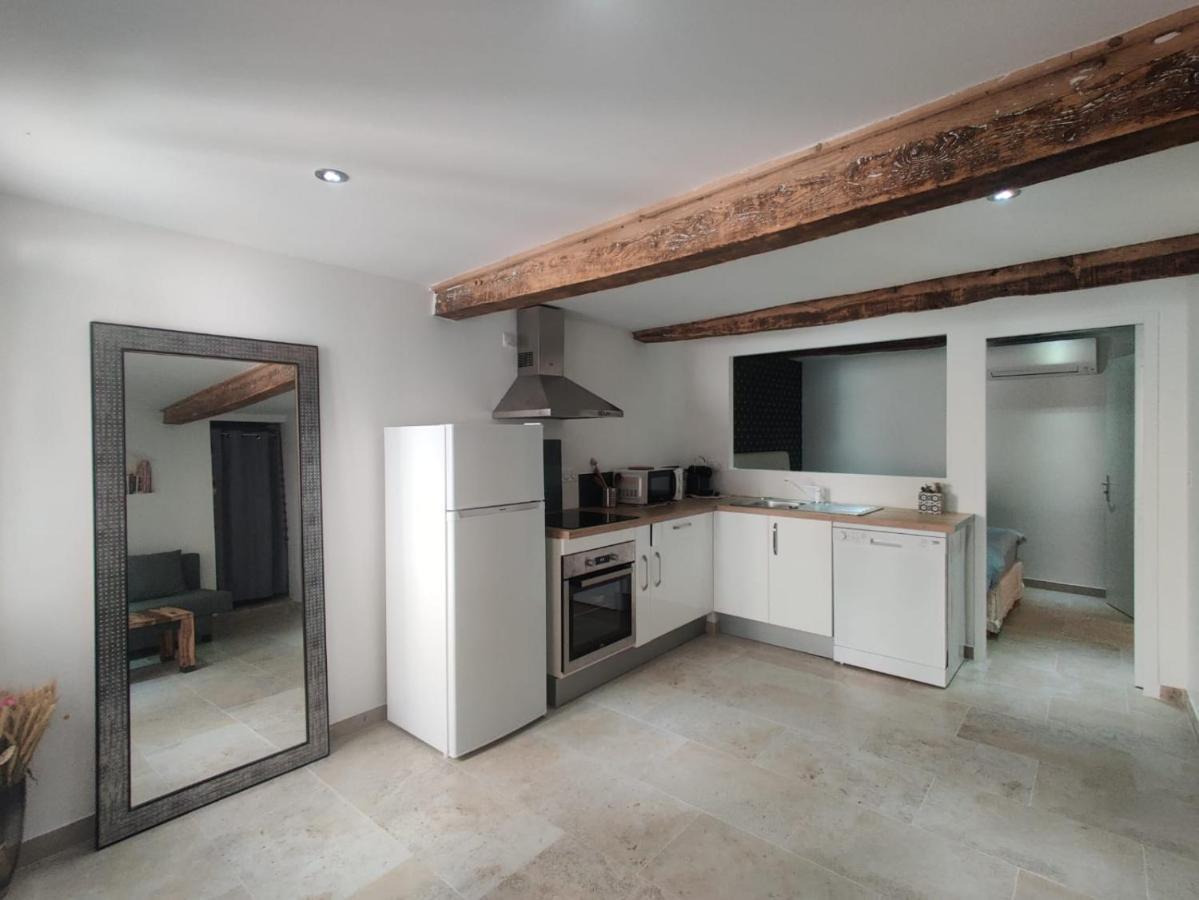 Logement Neuf Centre Du Village Aux Pieds Du Chateau Grimaud Luaran gambar