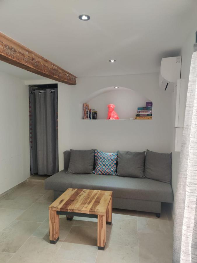 Logement Neuf Centre Du Village Aux Pieds Du Chateau Grimaud Luaran gambar